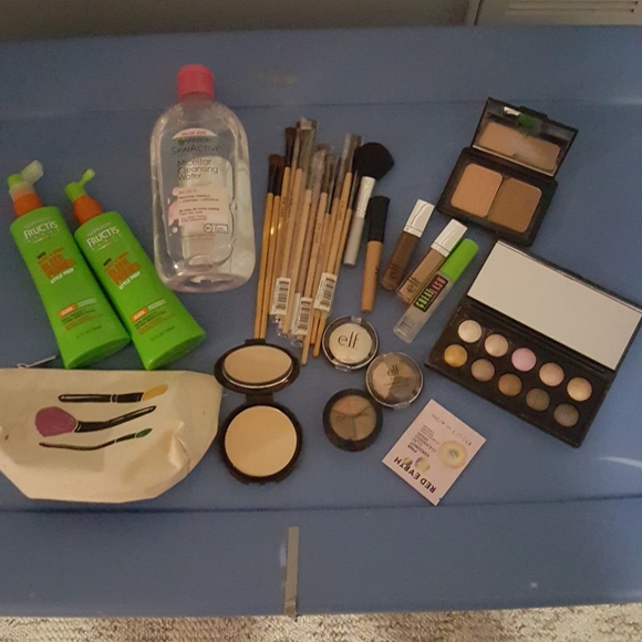 it cosmetics Other - 🔥HP🔥Bundle of Cosmetics